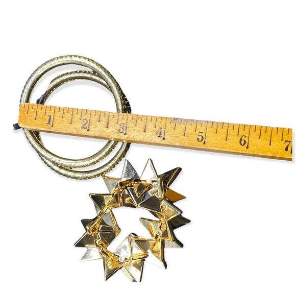 Gold tone bracelets one plastic spikes stretchy and two open mesh metal bangles - Picture 5 of 5